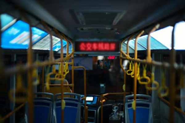 珠海公交车灯箱看板广告